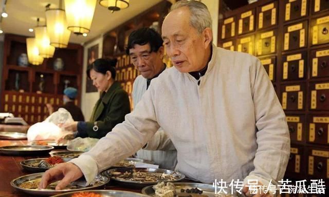 当归|中医:它是黄芪的“铁搭档”,坚持泡水喝一周,“肝”会感激你