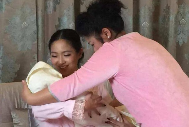 大花脸|产后抑郁多可怕?妈妈用剪刀把孩子划成“大花脸”,现恢复得很好