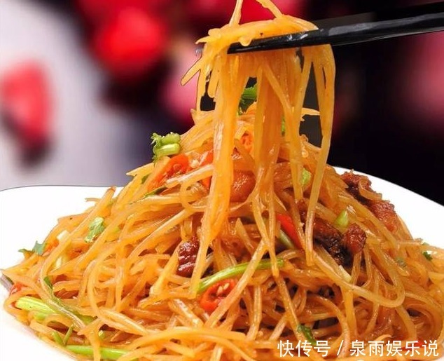 酸辣土豆丝|炒土豆丝,有人先放醋,有人后放醋放对了时间,更脆爽更入味