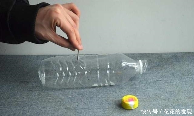 改造|塑料瓶别扔了,小伙在瓶子上打两小洞,改造成打气筒,省钱又省心