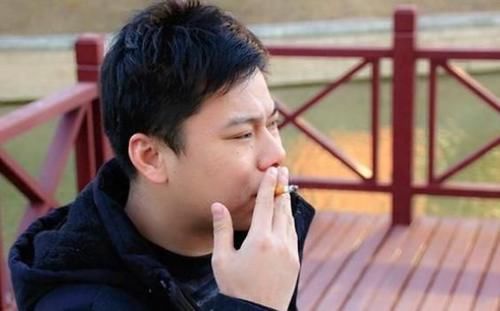 长期吸烟的人，身体会怎么样？若出现2处变粗，说明你该戒烟了