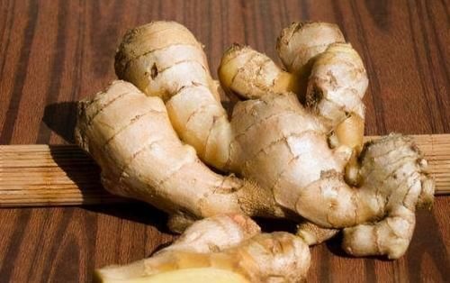 清洗干净|才知道,原来保存生姜这么简单,教你一招,放半年不干也不发芽