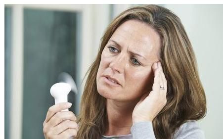 出汗|更年期动不动就出汗，可能是这6种疾病“信号”，别不信