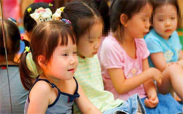 孩子|“朱”姓宝爸给娃起这名,孩子上学后整天愁眉苦脸,爸:对不起娃