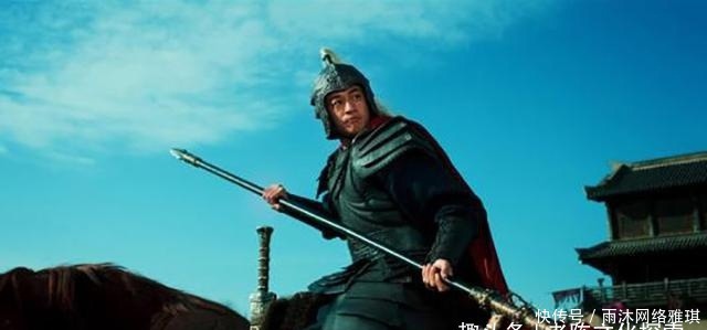 董卓|吕布都击败过哪些名将,为何他被称为三国第一猛将,原因在这里