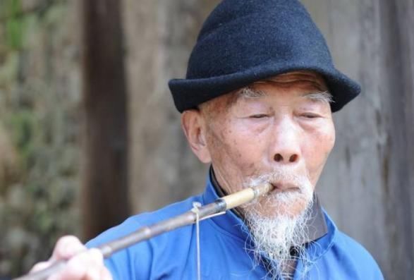 预防癌症|每天吸烟的人若出现3种不适,劝你尽快戒烟!肺癌或许已经到了!