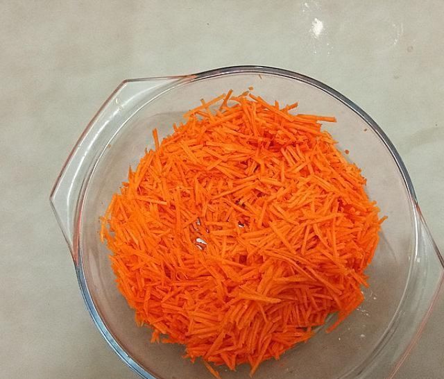 胡萝卜|胡萝卜香菜丸子,用胡萝卜炸成丸子,外脆内软,香酥极了