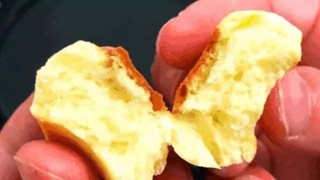 鸡蛋|面粉里加5个鸡蛋,不用一滴水,教你做小零食,出锅孩子抢着吃