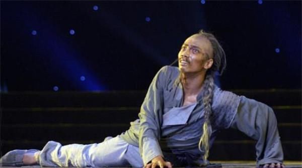 颜小二!鲁迅写孔乙己的结局时,是笔误还是有意为之?先生比我们想象中严谨