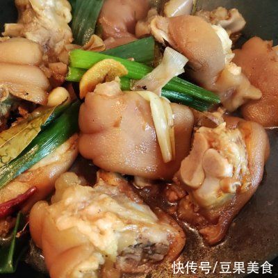 高压锅|餐桌上的保留项目懒人高压锅炖猪蹄，隔段时间就做一次