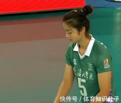 孙樊琼|4人得分上双,上海女排3-0胜云南,王之腾仍不满,赛后指导2队员