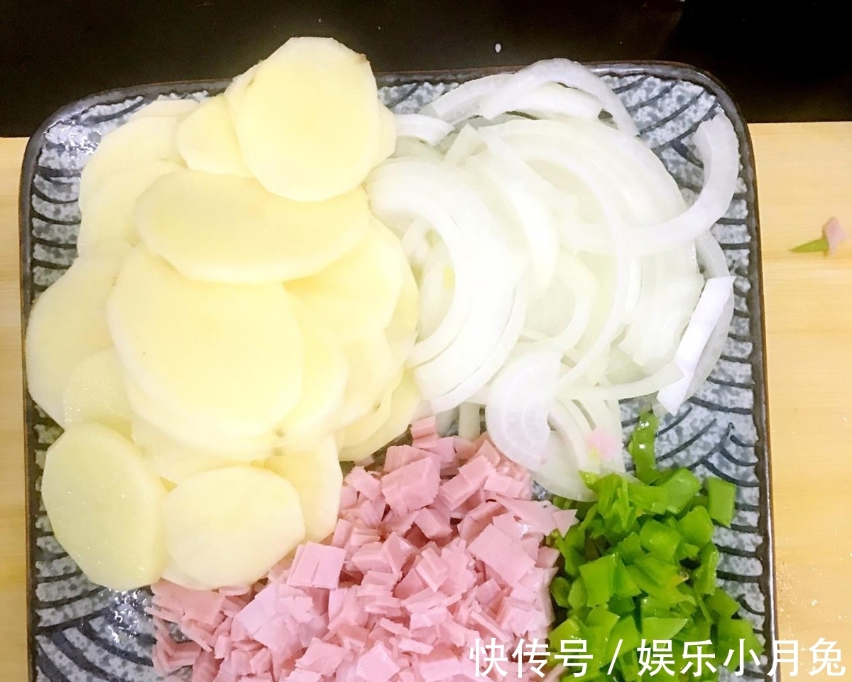 洋葱|鸡蛋，洋葱，土豆放在一起会碰撞出怎样的美味？没吃过的试试