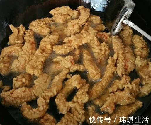 肉制品|炸酥肉,用料很关键!牢记“3步2比例”,金黄酥脆,好吃不回软