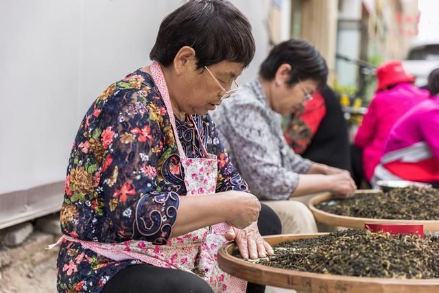 惨淡|铁观音秋茶陷入困局：昔日“茶王”销量惨淡，有商户称不及鼎盛时期十分之一