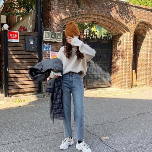 卫衣这样搭，非常有学生感，显得很青春活泼