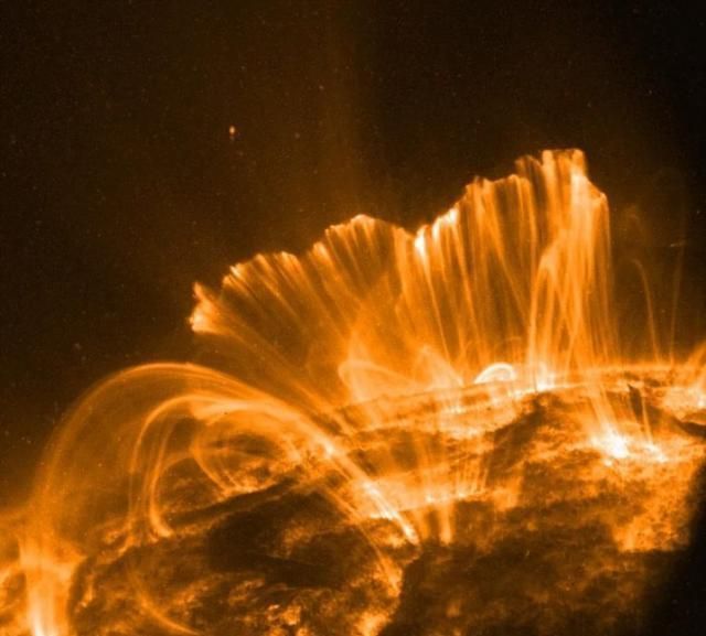 比邻星出现巨大的耀斑:它对外星“邻居”的生命机会意味着什么?