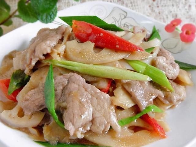 炒肉时加淀粉是大错!换成这2样,牢记3技巧,嫩滑入味,不粘锅