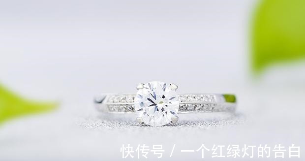 选购 圆形钻石婚戒如何选购专家说,这几点不能忽略!