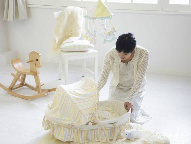 宝宝|新生儿采用什么样睡姿,对宝宝最好,为什么呢?