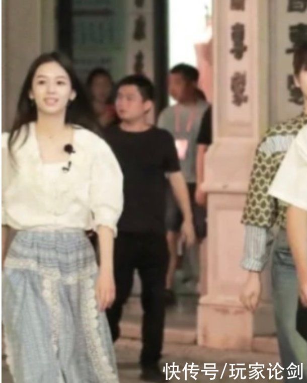 丁真|《中餐廳5》路透，全員穿復(fù)古風(fēng)服裝，這個飛行嘉賓來頭可不小