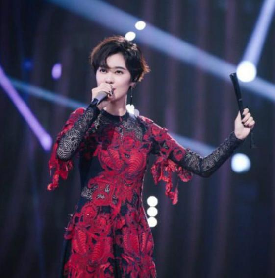 超級(jí)女生|曾是“超女”第4名，如今混得比冠軍好，演唱會(huì)搶票靠手速