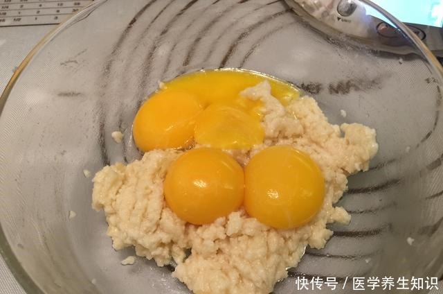 虎皮|8块钱一个的虎皮蛋糕卷,3分钟就能学会,轻松在家做,吃到够!