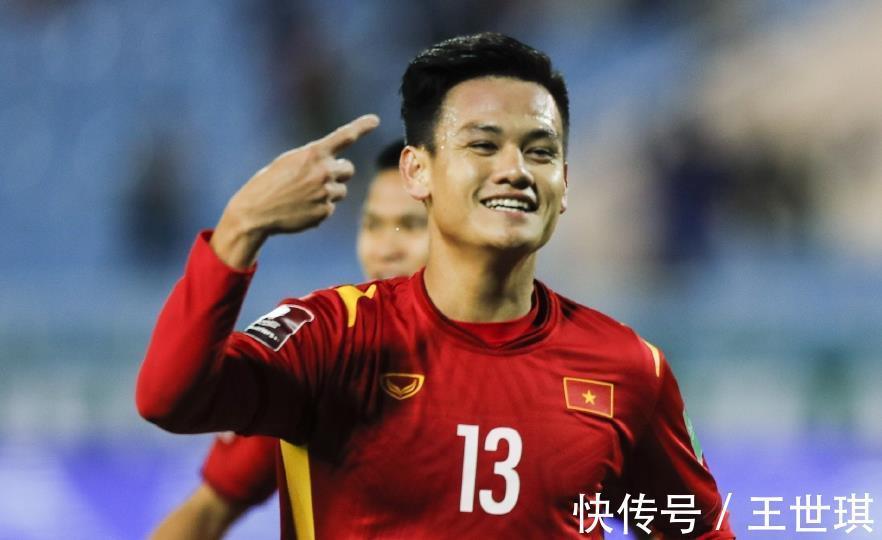 越南队|表现不及格!完败越南后颜骏凌引质疑:为何他能锁定国足首发?