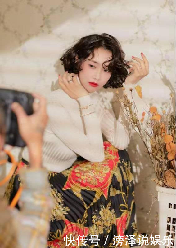 女神|她被誉为“短发女神”,长相精致气质高冷,短发造型时髦又迷人