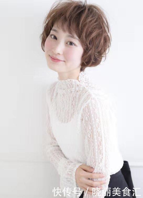 发型|40岁的国字脸女性适合什么样的发型?短发减龄显瘦,中发有女人味