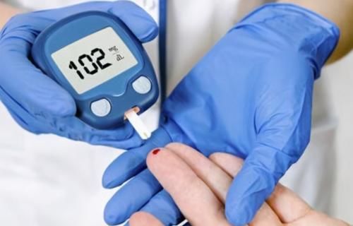 日常生活中|高血糖不能吃红薯吗？医生建议：想要降血糖，这5种食物尽量少碰