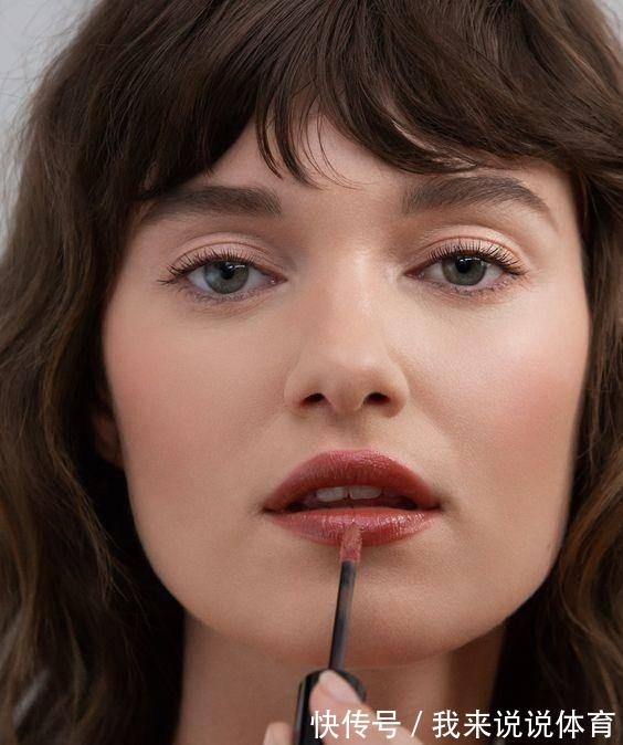 润唇膏|总有一些很微小的细节,比外形更能决定我们的气质!