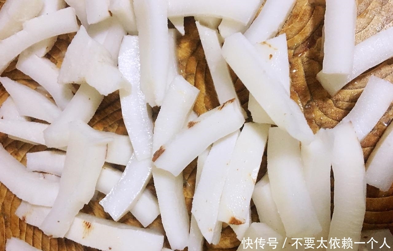 椰肉|夏天炎热,教你做营养又下火的鸡汤,钾含量足,连喝3碗才过瘾