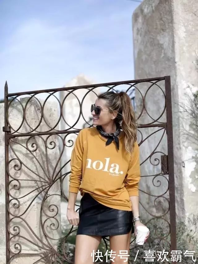 卫衣+半裙=早春最火混搭套路，时髦又有女人味！！