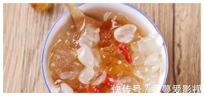 月经|女性月经期间，5种“零食”可劲吃，暖宫排污血，炎症或自动消退