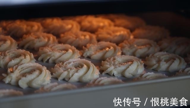 糖粉|简单几步，教你在家做曲奇饼干，又酥又脆比买的好吃，特别解馋