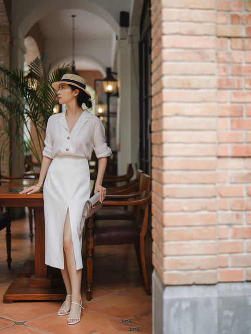 博主三木太“绝”了!同色系穿搭简约又大气,每套搭配都好时髦