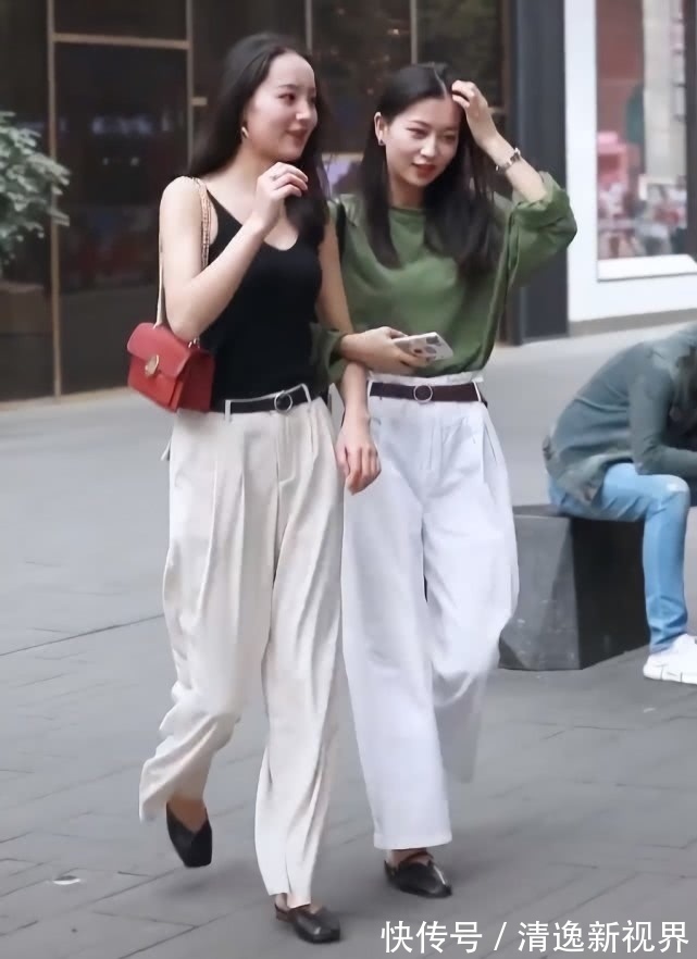 新风靡 最近街头新风靡一款鞋子,叫“冰棍鞋”,配休闲裤超有女神范儿!