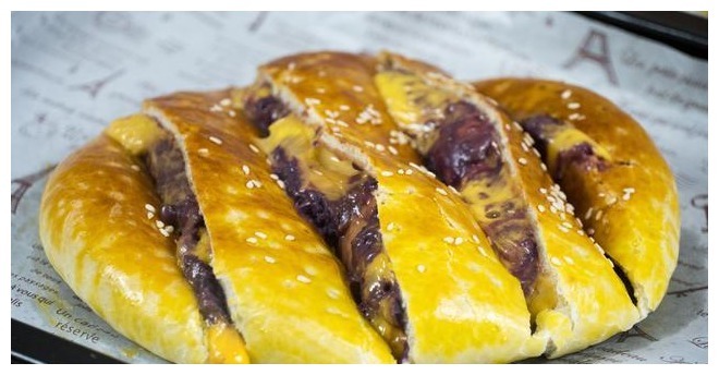 无需油炸,健康又美味的紫薯饼,一口下去会爆浆,简单几步就搞定