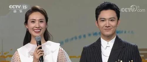 出镜|张韬首秀《朝闻天下》，大家到底是为他的颜值还是业务圈粉？