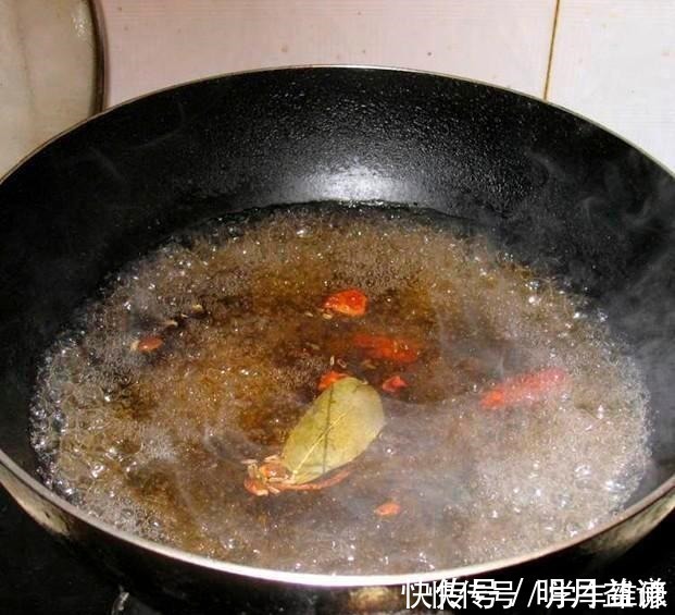 小米椒|教你“生腌花生米”技巧,比油炸还爽脆,好吃不油腻,做法也简单!