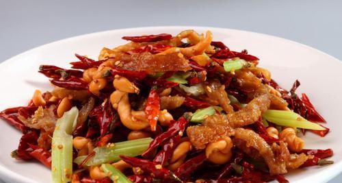  合适|这是一道诱人的川菜，肥而不腻，香辣可口，当下酒菜太合适了