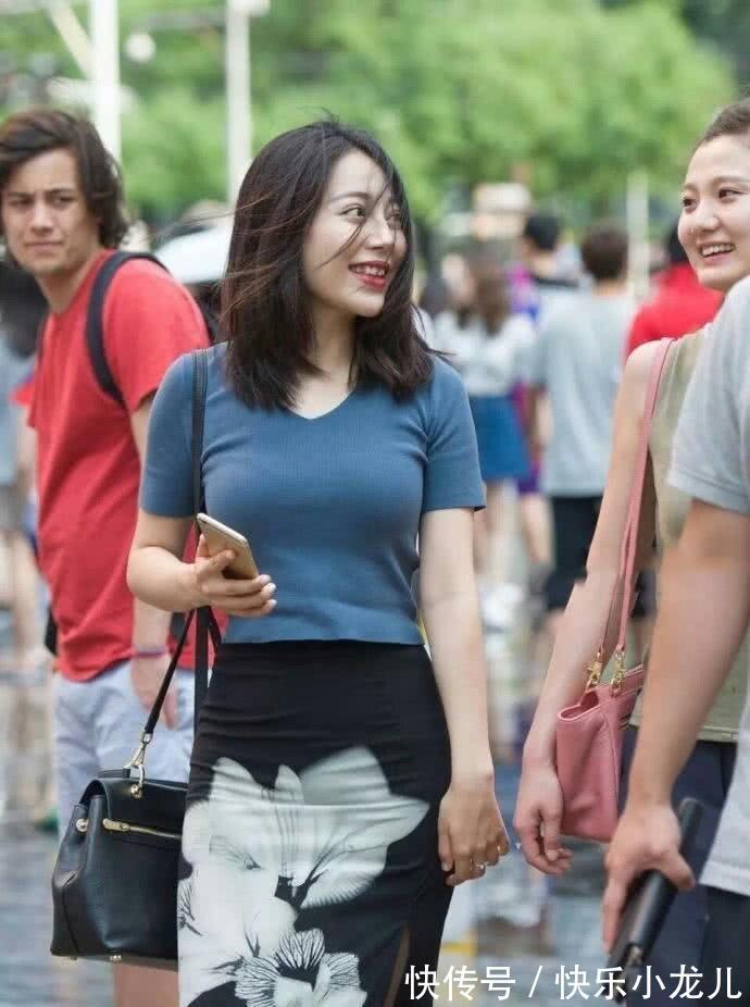 身材 小姐姐身材完美,微风轻拂迷人秀发散发浓浓时尚感