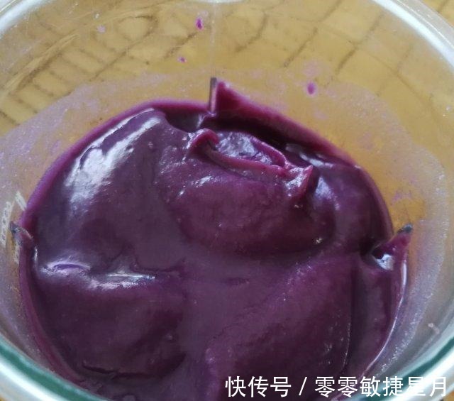 紫薯泥|一次发酵的紫薯千层发糕,颜色美美哒,层次也很多!