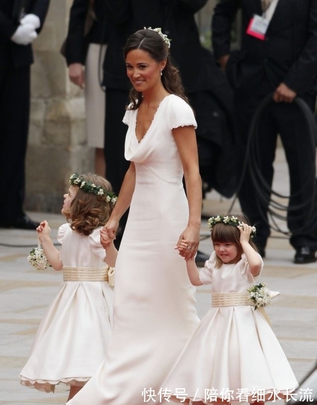 凯特王妃 凯特的38岁妹妹衰老到不敢认!踩高跟鞋走路带风,比46岁老公憔悴