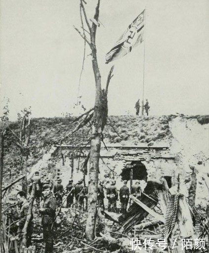 德国|直击德国闪击波兰时的欧洲,图三的波兰士兵提着枪不要命的冲锋