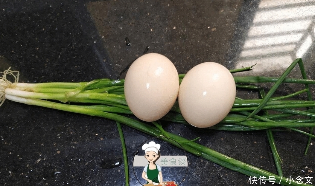 儿子最近迷上了这菜,每天必须吃一顿,2块钱炒一盘,营养还健脑