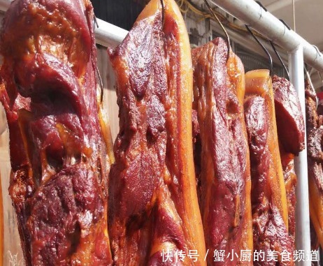 不腻|做腊肉时,别只会放盐,记得加入4种料,腊肉鲜香入味,久吃不腻