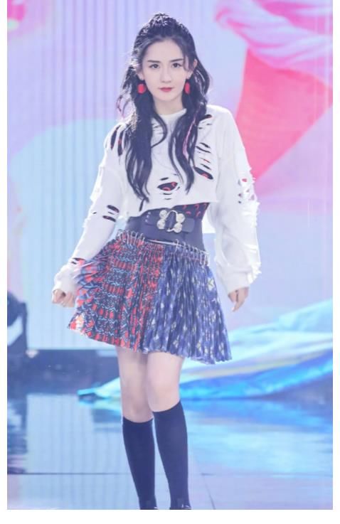 《快乐大本营》没了,何炅还是主持人,谢娜干啥去了?