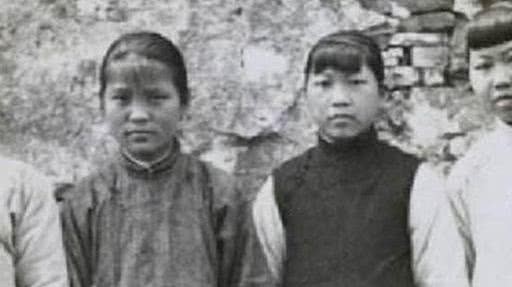 搞笑|两个农民在山沟里面自封“皇帝”，留下的闹剧至今搞笑