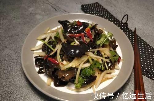 黑木耳|木耳和它是绝配,成本不到5块钱,吃一次相当于给肠道做个大扫除